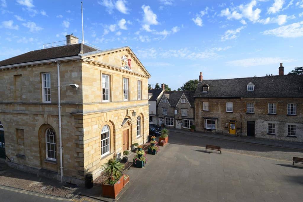 Oxfordshire Living - The Spencer Apartment - وودستوك المظهر الخارجي الصورة